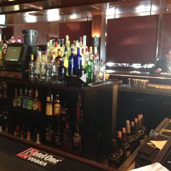 Foto diambil di Rosewood Bar &amp; Grill oleh Pasadena R. pada 3/27/2013
