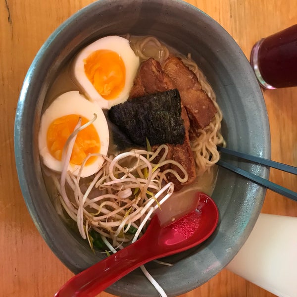 Das Foto wurde bei Uma Uma Japanese Kitchen von Cesar B. am 9/8/2018 aufgenommen