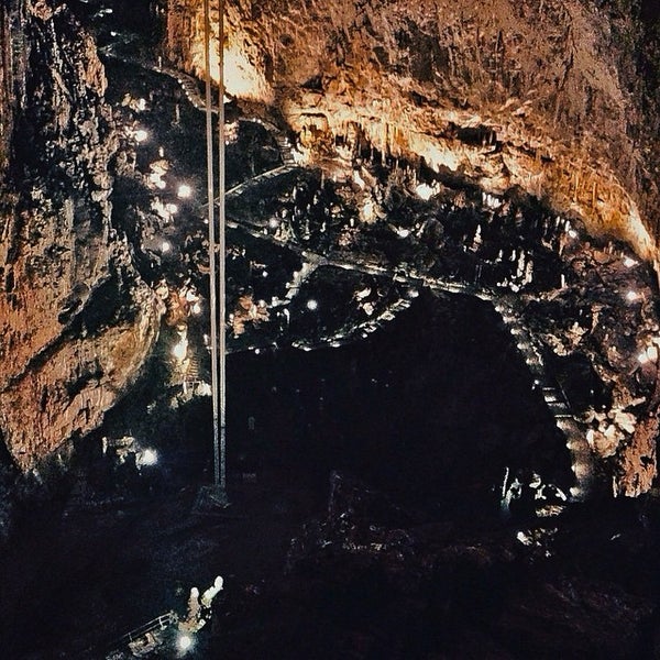 Foto diambil di Grotta Gigante oleh Claudio Z. pada 11/30/2014