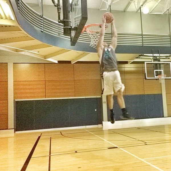 Bellevue Club Basketball Courts West Bellevue 11200 SE 6th St