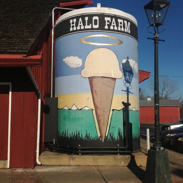 Foto tirada no(a) Halo Farm por Ann O. em 1/26/2013