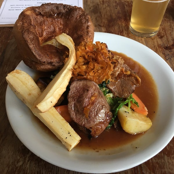 Sunday Roast Goals - Nice place to waste an afternoon with friends. Really friendly staff and awesome food. Thick cuts on the roasts.
