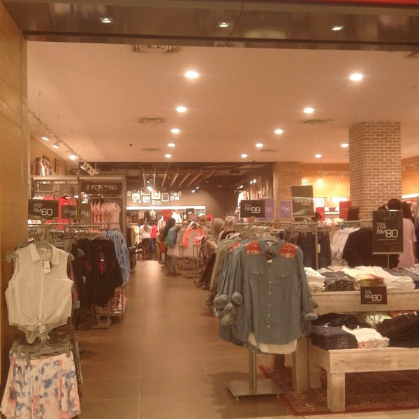Photos At Cotton On Paradigm Mall