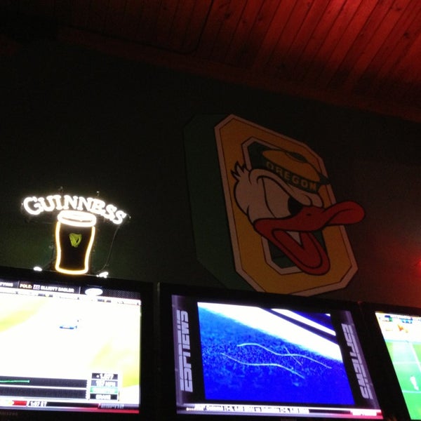 Foto diambil di The Cooler Restaurant &amp; Bar oleh Ryan G. pada 6/22/2013