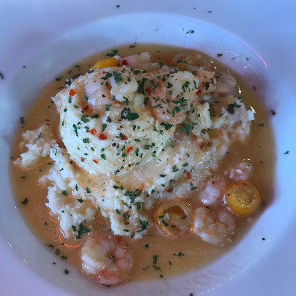 Снимок сделан в Creole House Restaurant &amp; Oyster Bar пользователем Tara D. 7/6/2019