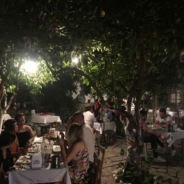 Sakli Bahce Izmir Balcova Salon