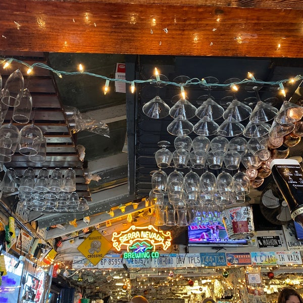 Foto scattata a Siesta Key Oyster Bar da Casey A. il 12/31/2022