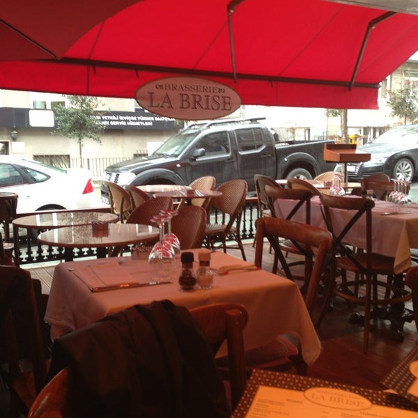 1/26/2013 tarihinde Oguz K.ziyaretçi tarafından Brasserie La Brise'de çekilen fotoğraf