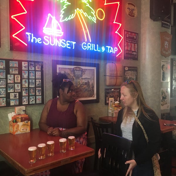6/14/2017 tarihinde Beverly D.ziyaretçi tarafından Sunset Grill &amp; Tap'de çekilen fotoğraf