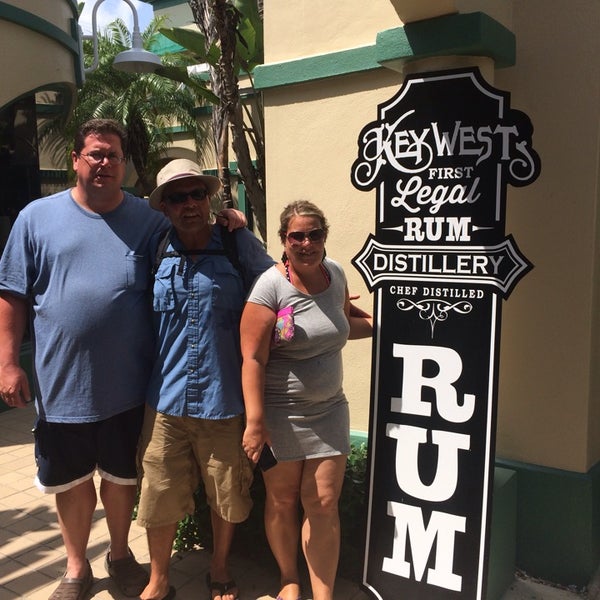 6/8/2014 tarihinde Beverly D.ziyaretçi tarafından Key West First Legal Rum Distillery'de çekilen fotoğraf