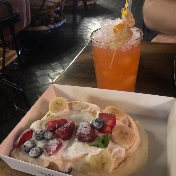 Fluffy fluffy ул маросейка 4 2с1. Fluffy fluffy кафе в москве. Тц аллея рестораны. Панкейки в москве fluffy fluffy метро. Fluffy fluffy кафе в москве.