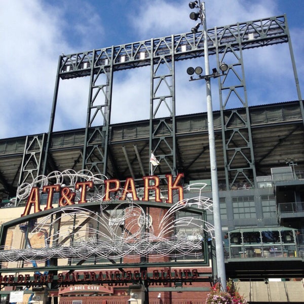 Photo taken at Oracle Park by Leslie M. on 6/25/2015