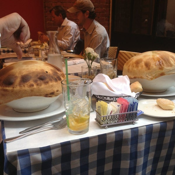 Снимок сделан в Brindisi Cucina di Mare пользователем Leslie M. 7/17/2013