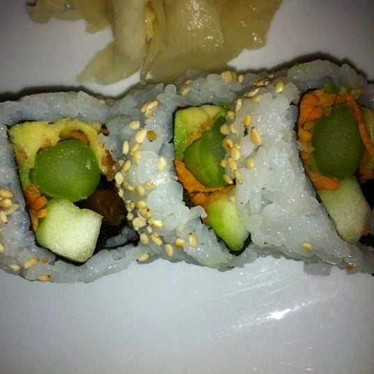 Foto tomada en Red Koi Thai &amp; Sushi Lounge  por Heather el 10/9/2012