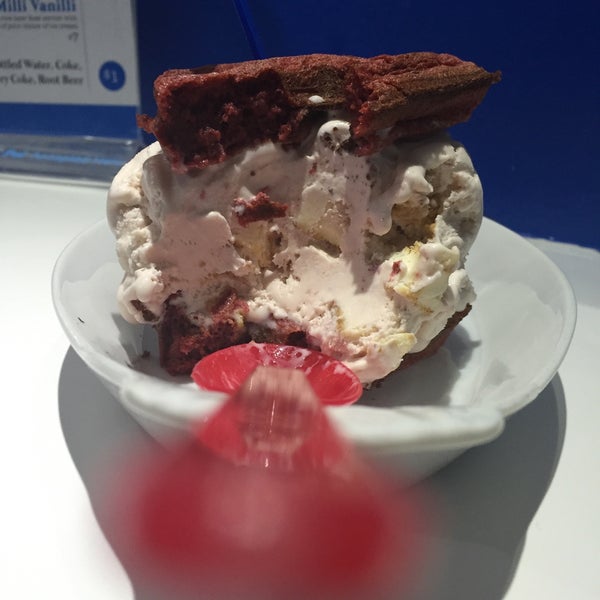 3/10/2015にTarik S.がMikey Likes It Ice Creamで撮った写真