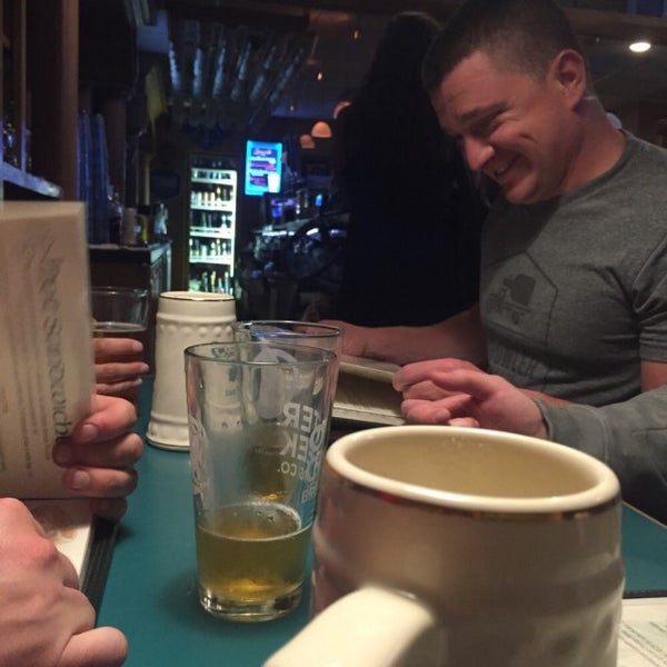 6/11/2015 tarihinde Jay V.ziyaretçi tarafından Cody&#39;s Irish Pub &amp; Grille'de çekilen fotoğraf