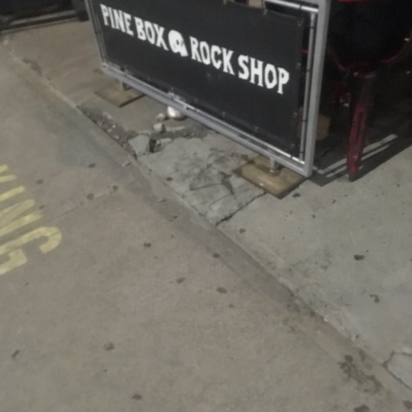 4/29/2017にCory D.がPine Box Rock Shopで撮った写真