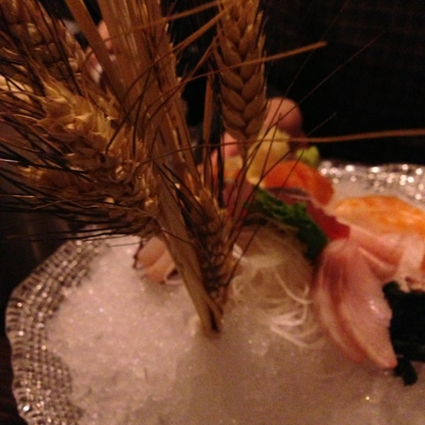 รูปภาพถ่ายที่ Sushi Masaru โดย Alan เมื่อ 2/9/2013