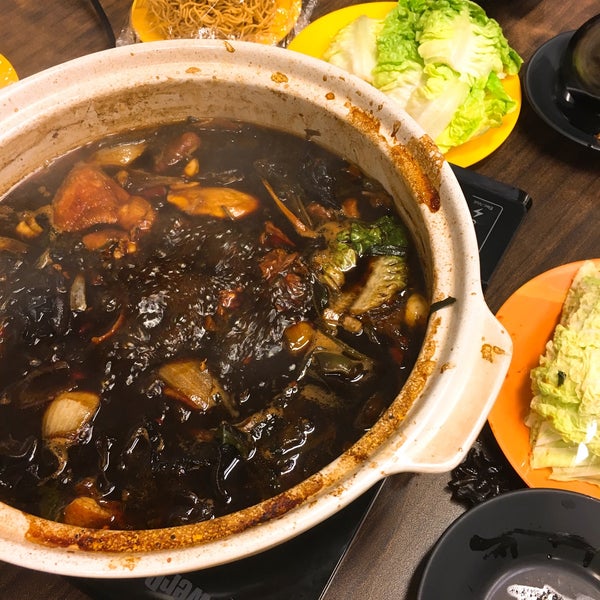 12/14/2017にJanice K.がQi Wei Chicken Claypot 奇味鸡煲で撮った写真