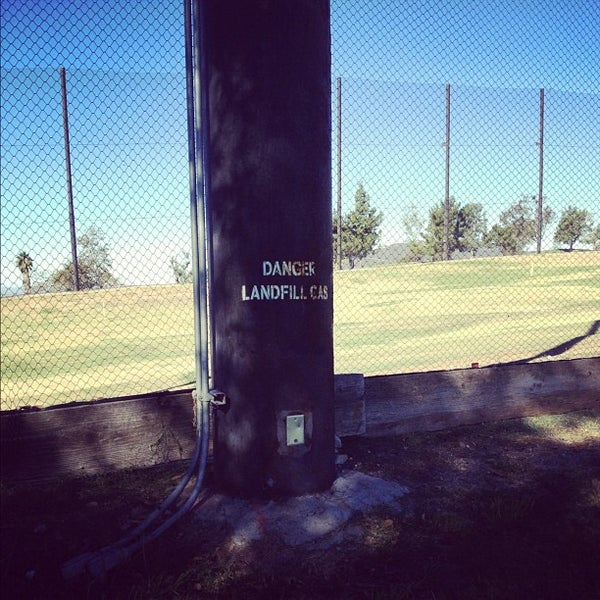 Снимок сделан в Scholl Canyon Golf Course пользователем Jason Y. 10/27/2012