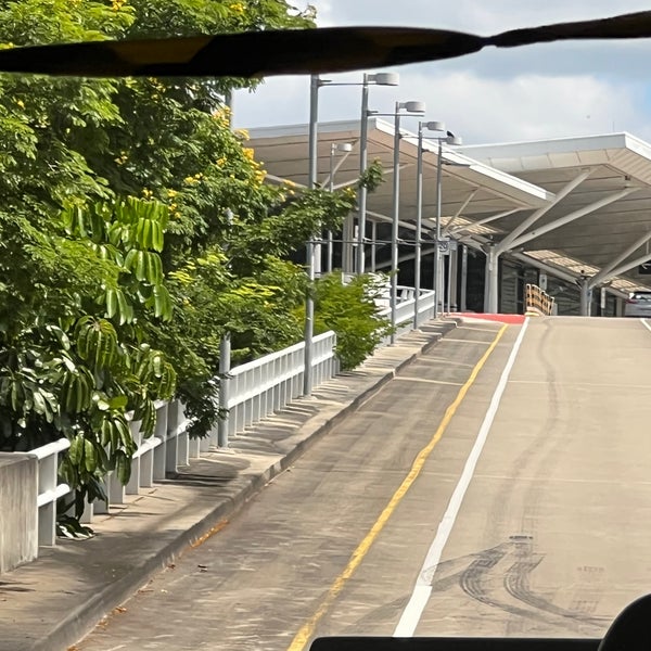 Das Foto wurde bei Brisbane Airport International Terminal von Yulianto Wheatley &. am 2/7/2022 aufgenommen