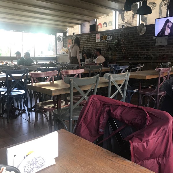 รูปภาพถ่ายที่ Kafka Bar โดย Keyfekeder เมื่อ 4/21/2019