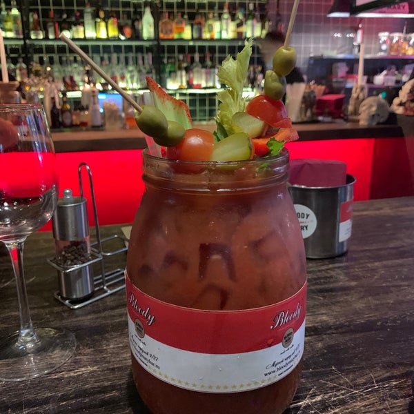 Foto diambil di Bloody Mary Bar &amp; Grill oleh Kunizza pada 4/10/2021
