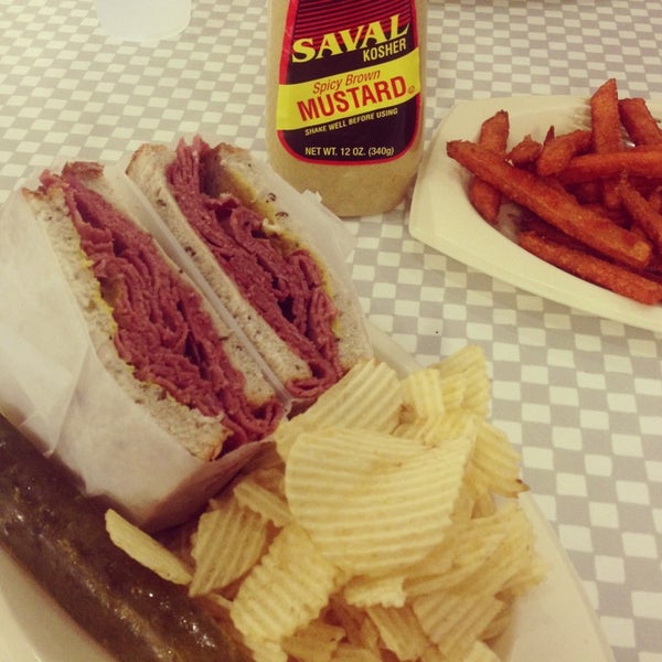 Miller's Deli Deli / Bodega in Baltimore