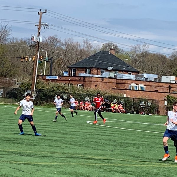 Площадь спортивной школы