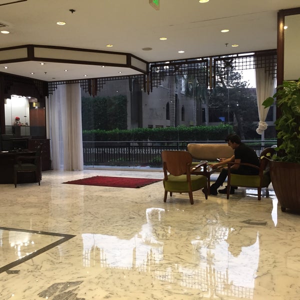 Photo taken at Mövenpick Hotel Karachi by Muhammad Hassaan A. on 9/1/2018