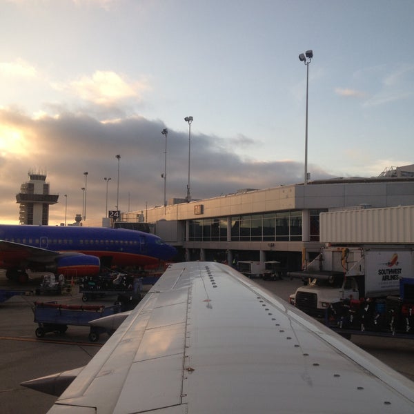 5/10/2013에 Ryan님이 오클랜드 국제공항 (OAK)에서 찍은 사진