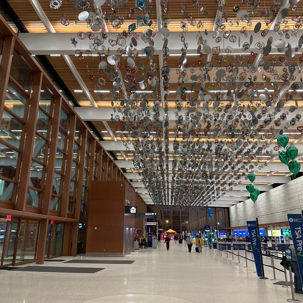 Foto tirada no(a) Kansas City International Airport (MCI) por Ryan em 1/27/2024