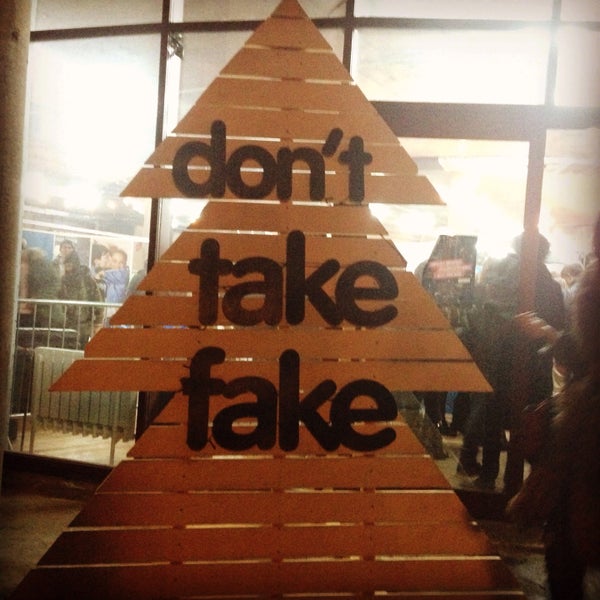 Foto scattata a don&#39;t Take Fake 2015 da Роман З. il 12/20/2014