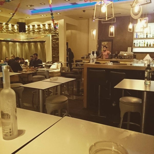 3/13/2016 tarihinde Μα-Γιω (Ma-Giw) Φ.ziyaretçi tarafından Ma-Giw café | beach bar'de çekilen fotoğraf