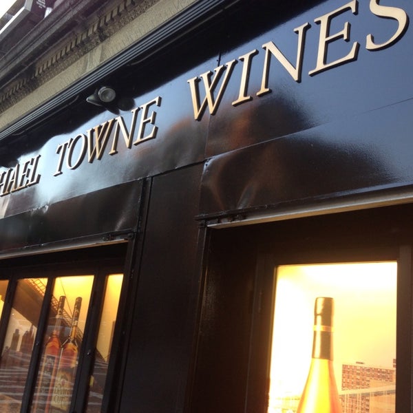 5/30/2013にNick H.がMichael-Towne Wines And Spiritsで撮った写真