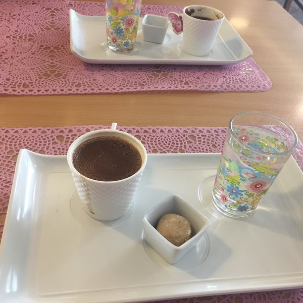 Foto scattata a Meydani Cafe &amp; Pastane da Nuray B. il 6/30/2018