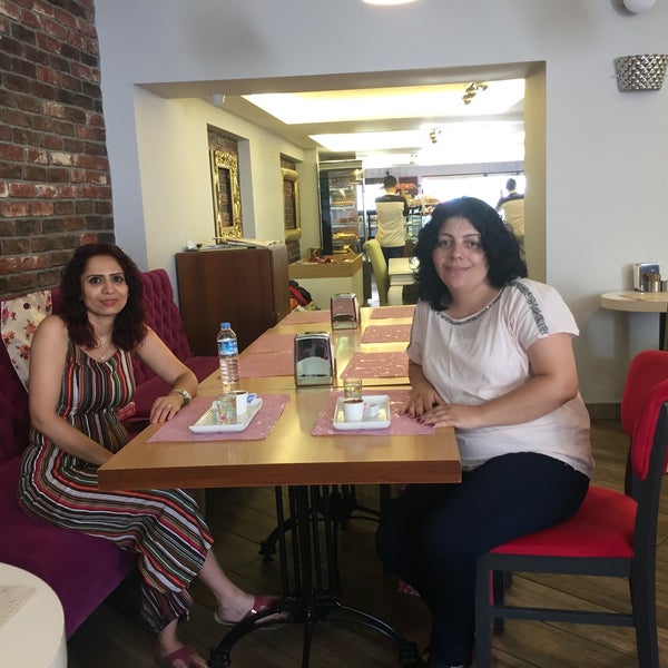 6/30/2018에 Nuray B.님이 Meydani Cafe &amp; Pastane에서 찍은 사진