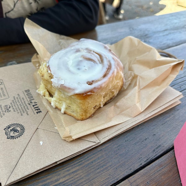 10/16/2022 tarihinde Peep C.ziyaretçi tarafından Tandem Coffee + Bakery'de çekilen fotoğraf