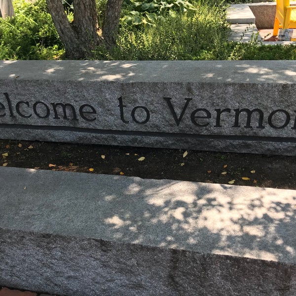 รูปภาพถ่ายที่ Vermont Welcome Center โดย Peep C. เมื่อ 7/21/2017