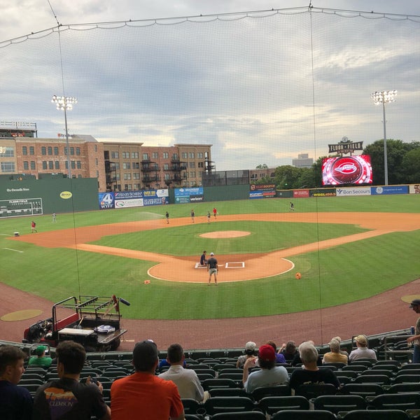 Foto tomada en Fluor Field at the West End  por Glenn W. el 6/21/2018