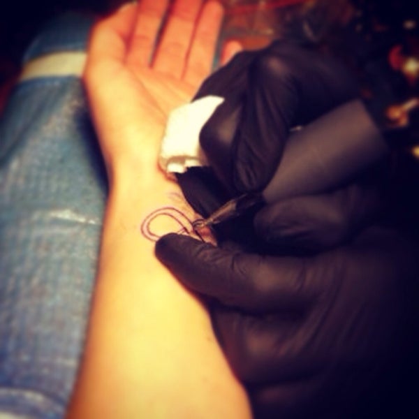 2/27/2014にAnya S.がThree Kings Tattoo Parlorで撮った写真