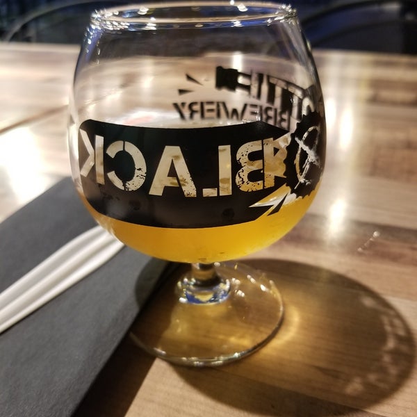 Foto tirada no(a) Black Bottle Brewery por Ethan D. em 8/30/2020