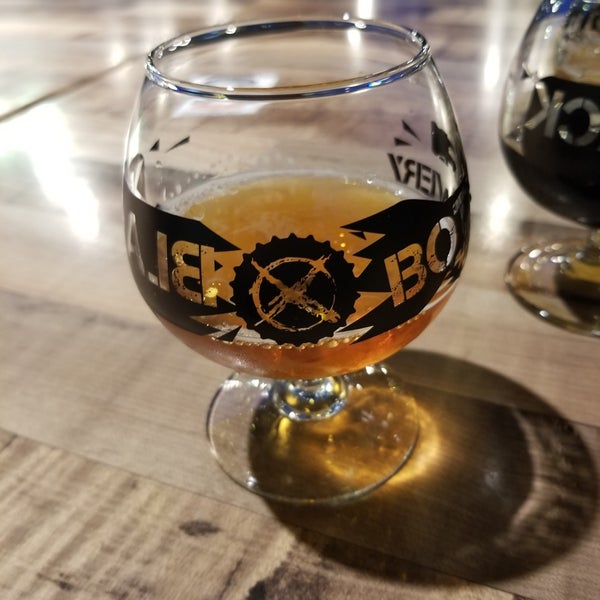 Снимок сделан в Black Bottle Brewery пользователем Ethan D. 8/30/2020