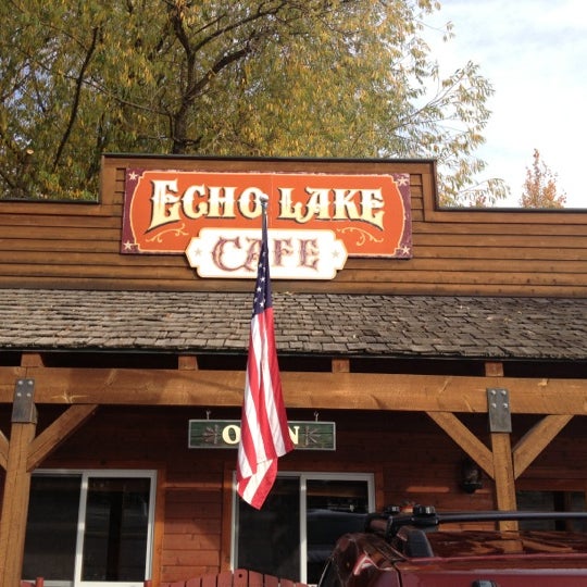 Photo taken at Echo Lake Cafe by Robert on 10/22/2012