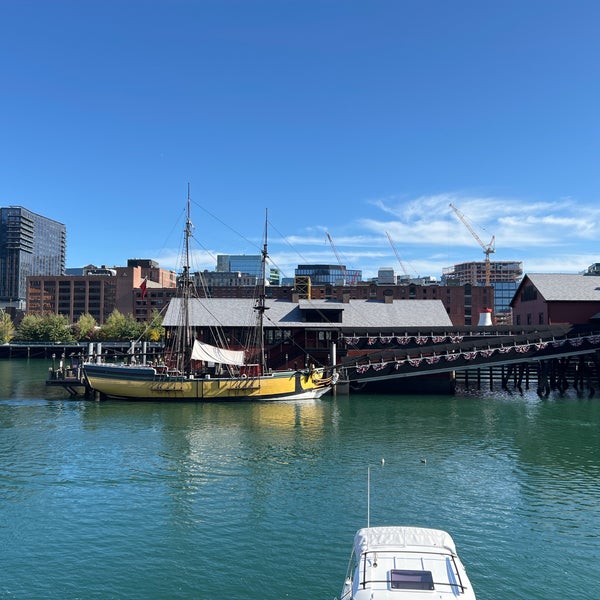 Foto tirada no(a) Boston Tea Party Ships and Museum por Jason D. em 10/22/2022