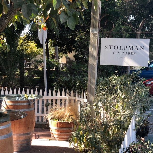 รูปภาพถ่ายที่ Stolpman Vineyards - Los Olivos Tasting Room โดย Jason D. เมื่อ 11/10/2019