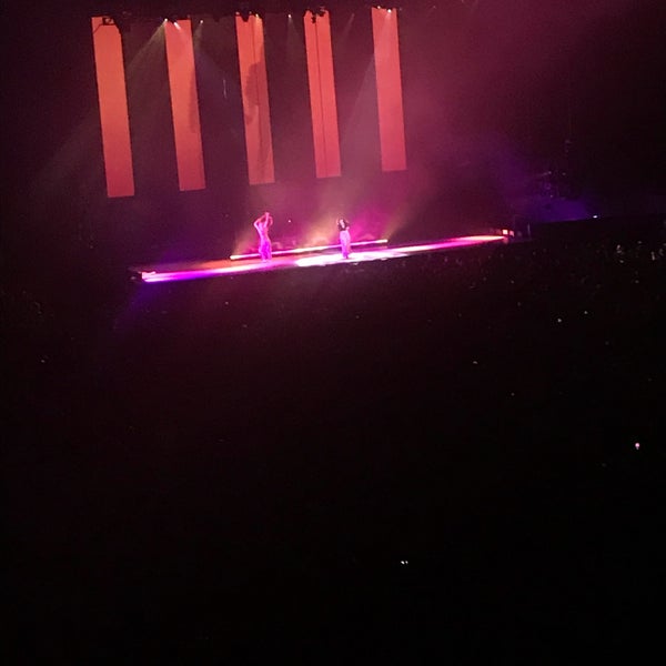 Das Foto wurde bei BMO Harris Bradley Center von John S. am 3/2/2018 aufgenommen