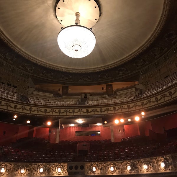 Foto diambil di The Pabst Theater oleh John S. pada 7/11/2020