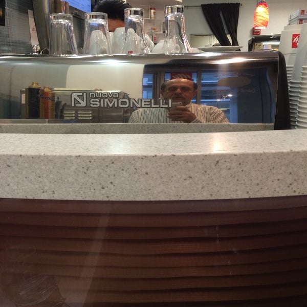 2/4/2015にSam W.がPrima Cafeで撮った写真