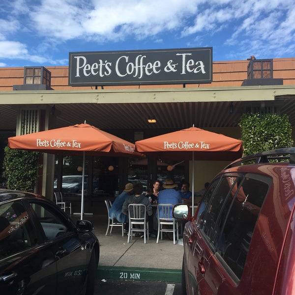 Photo taken at Peet&#39;s Coffee &amp; Tea by Sam W. on 5/15/2017